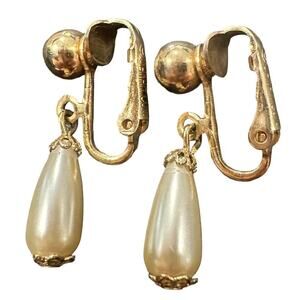 Classic, Elegant, Vintage, Sarah Covington Gold Tone, Faux Pearl Earrings